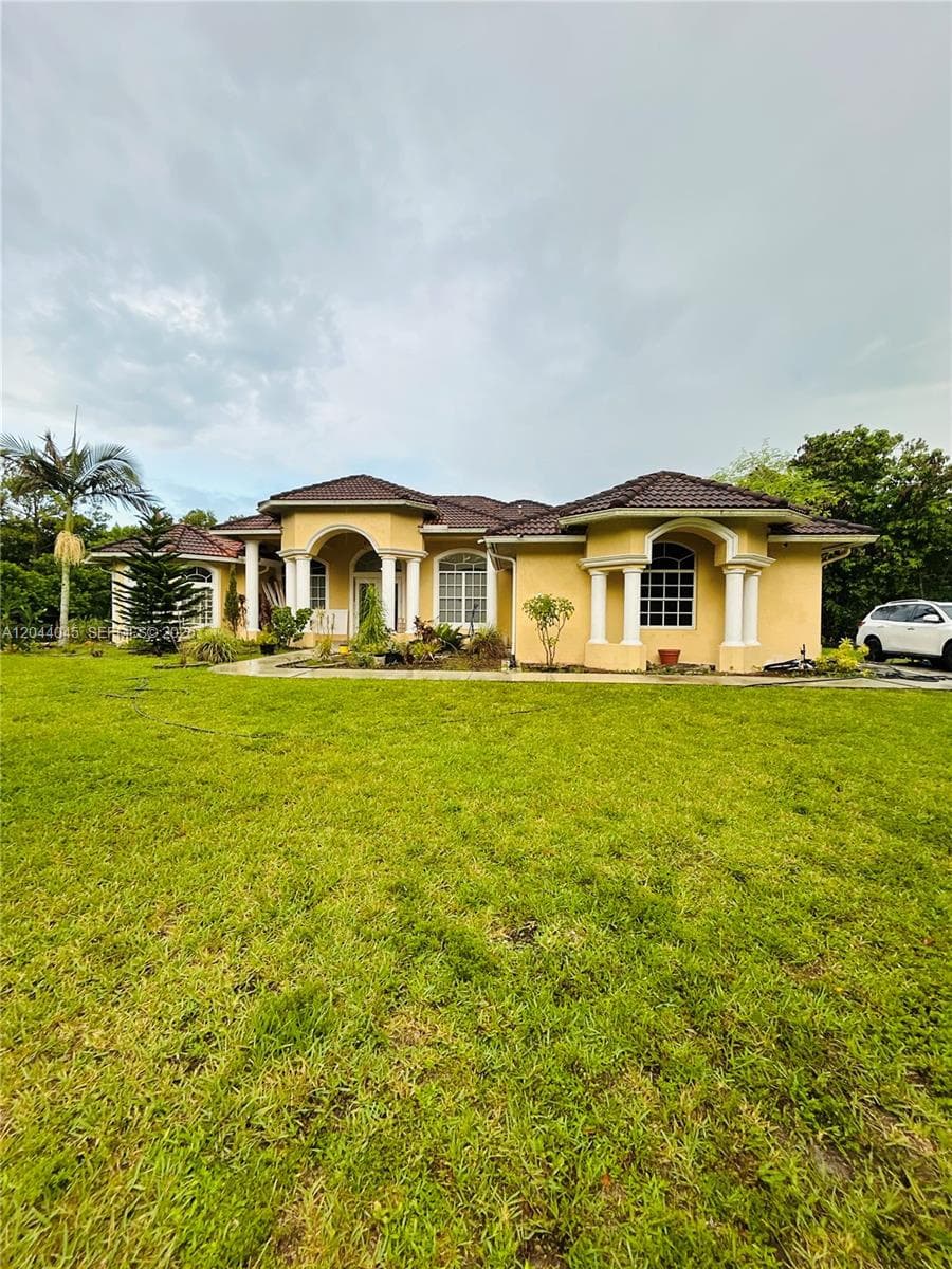 13754 N 48th Ct N, West Palm Beach FL 33411