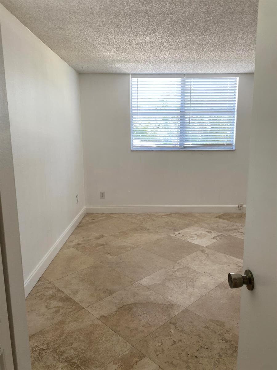 2840 Somerset Drive # M, Lauderdale Lakes FL 33311
