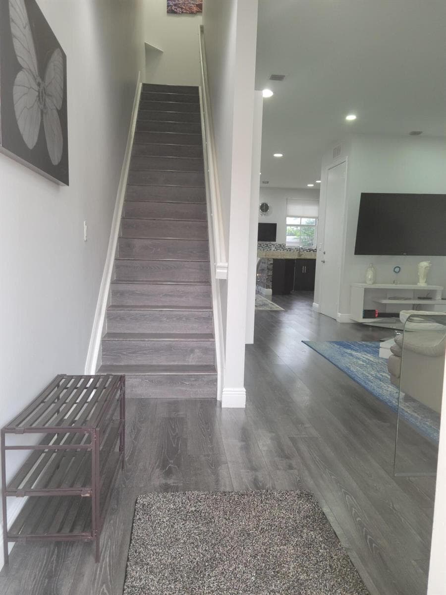 6960 Long Pine Circle, Coconut Creek FL 33073 photo 3