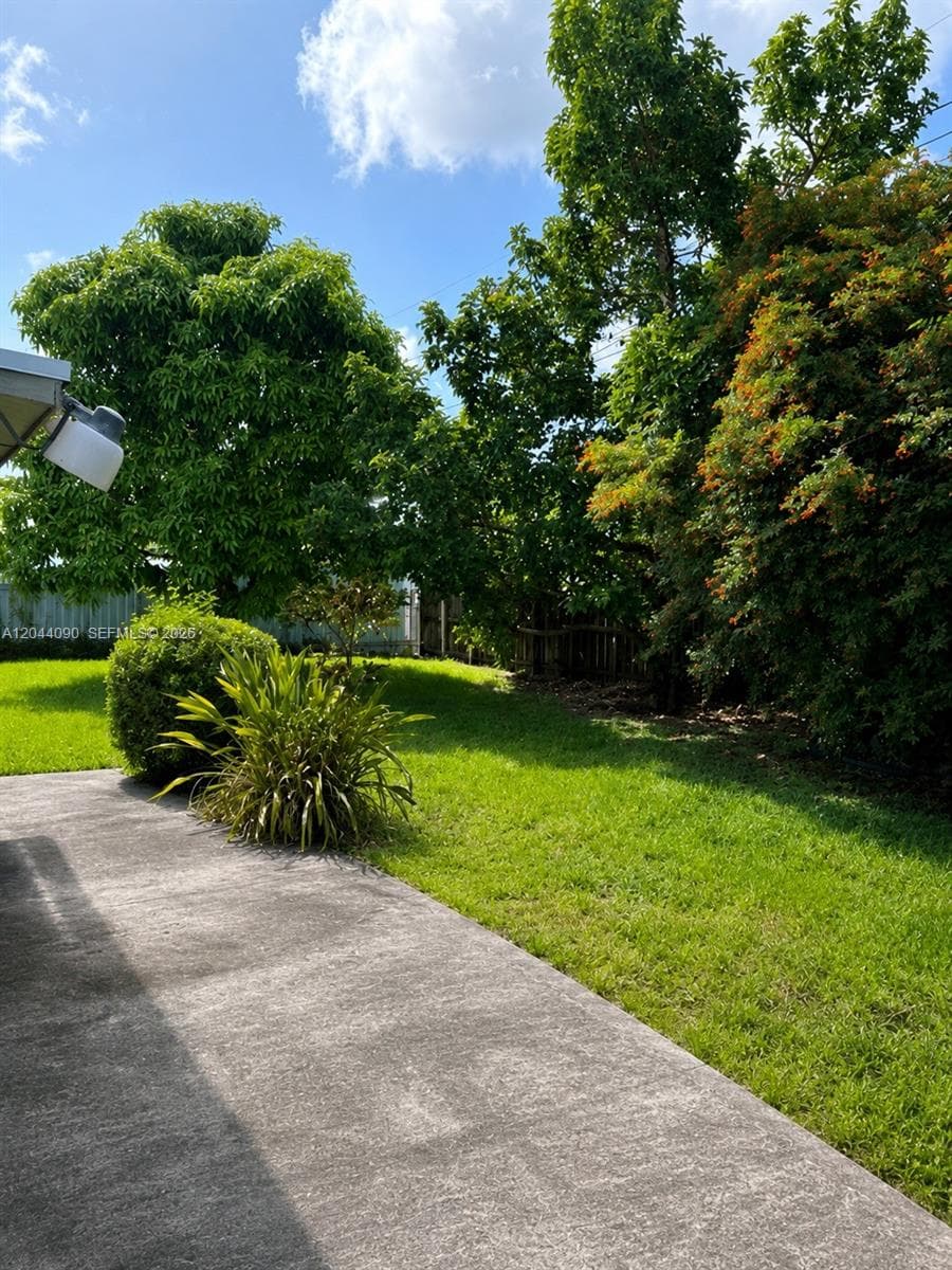 11832 SW 185th Ter, Miami FL 33177 photo 4