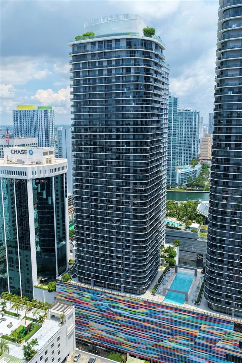 55 SW 9th St # 2208, Miami FL 33130 photo 4