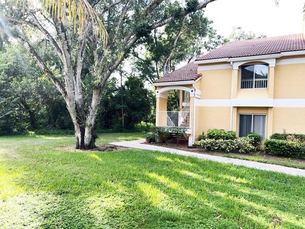 2350 NW 33rd Street # 807, Oakland Park FL 33309