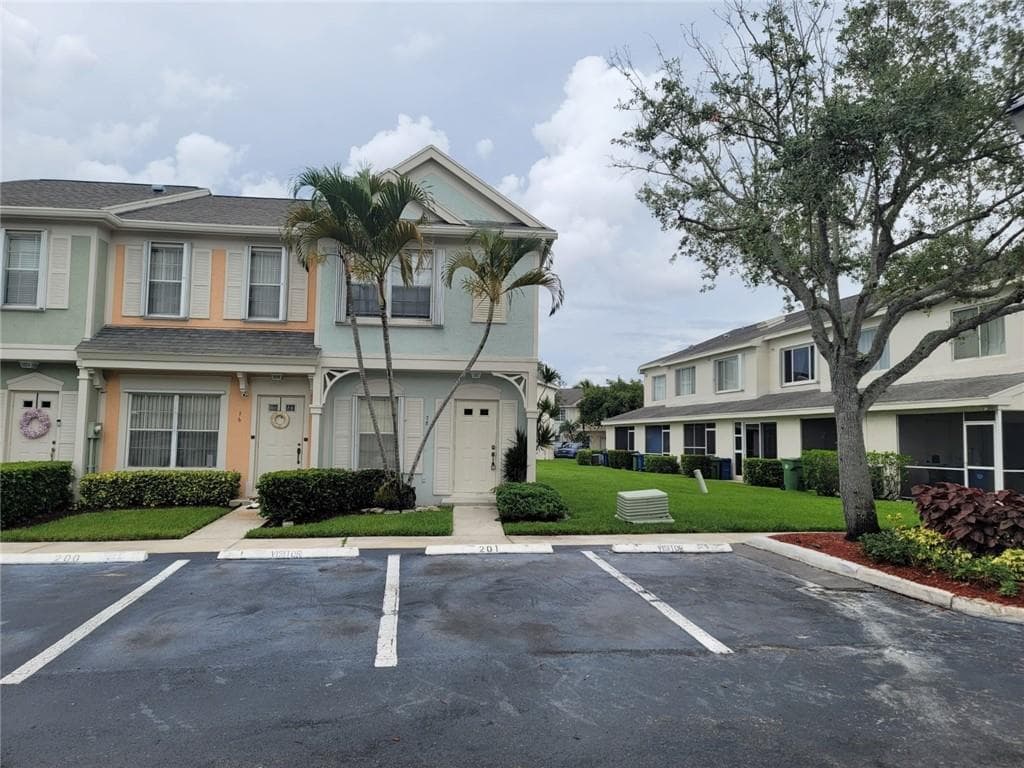 78 Simonton Circle, Weston FL 33326
