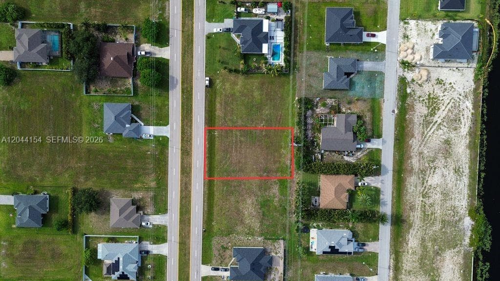 225 N EL Dorado BLVD, Cape Coral FL 33142 photo 2