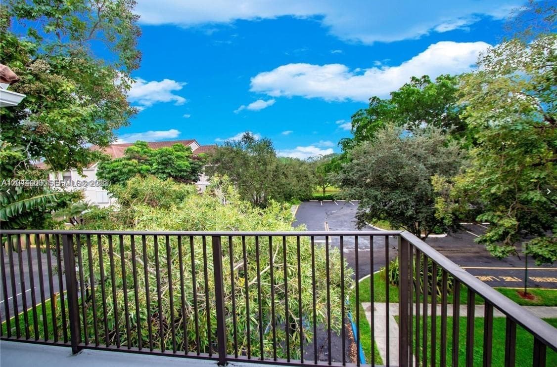 10105 W Sunrise Blvd # 303, Plantation FL 33322