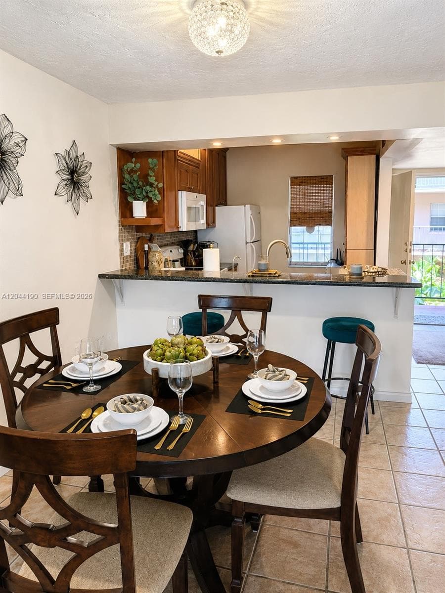2821 Somerset Dr # 312, Lauderdale Lakes FL 33311