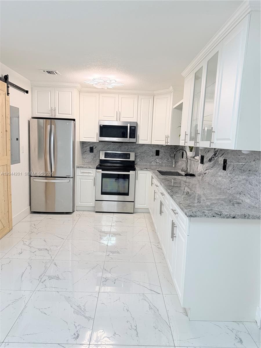 119 SW 6th Ln # 119, Florida City FL 33034 photo 4