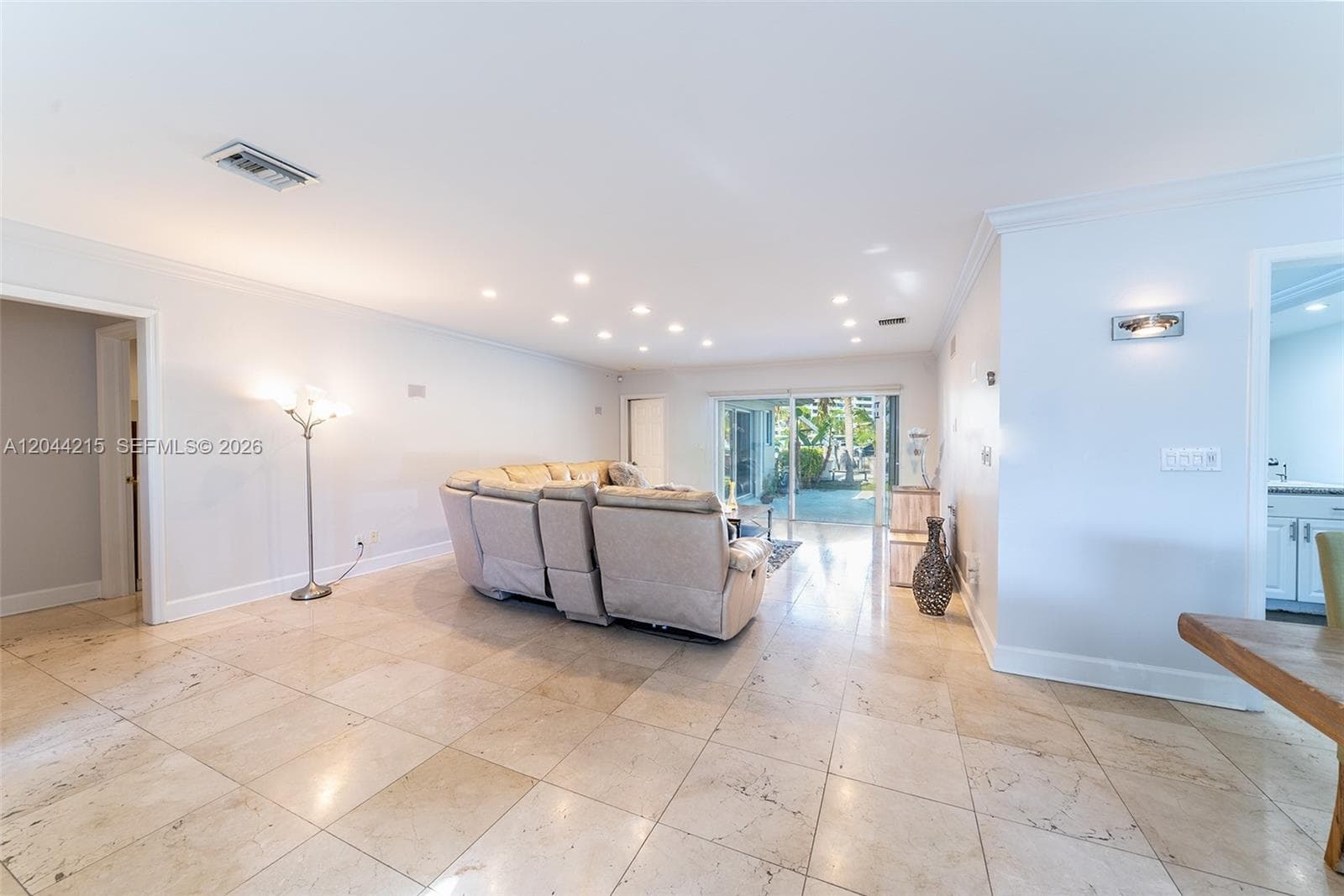 13140 Coronado Dr, North Miami FL 33181 photo 2