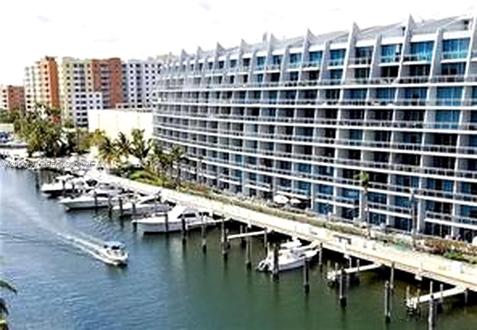 3001 NE 185th St, Aventura FL 33180