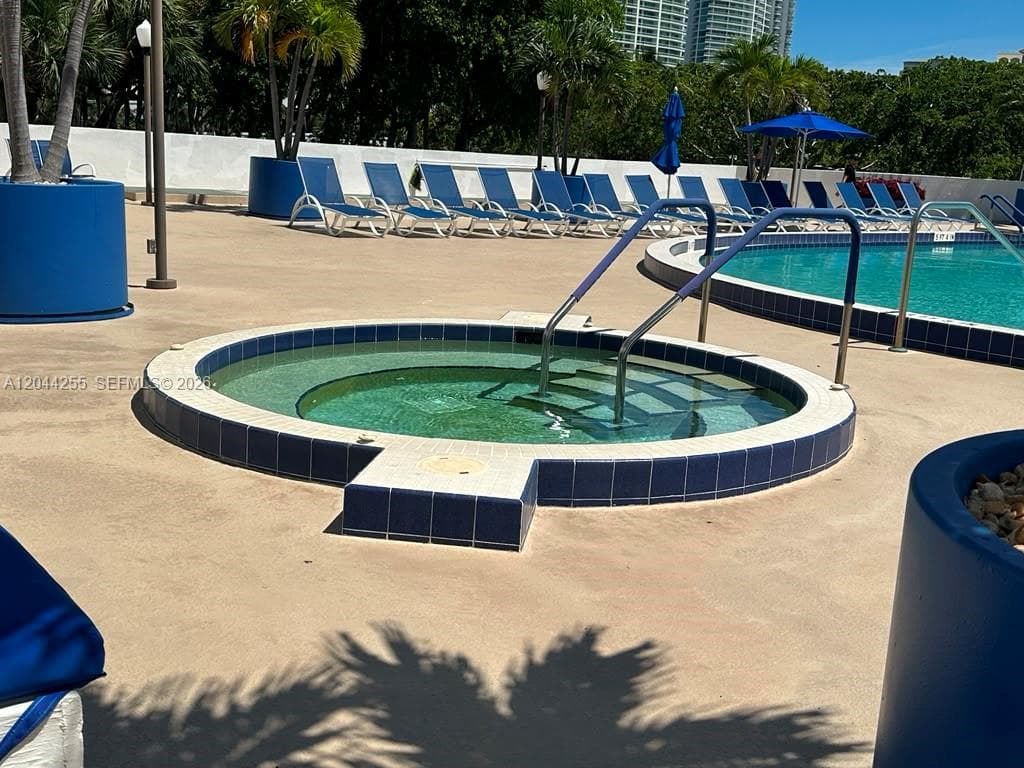 3701 N Country Club Dr # 207, Aventura FL 33180 photo 5