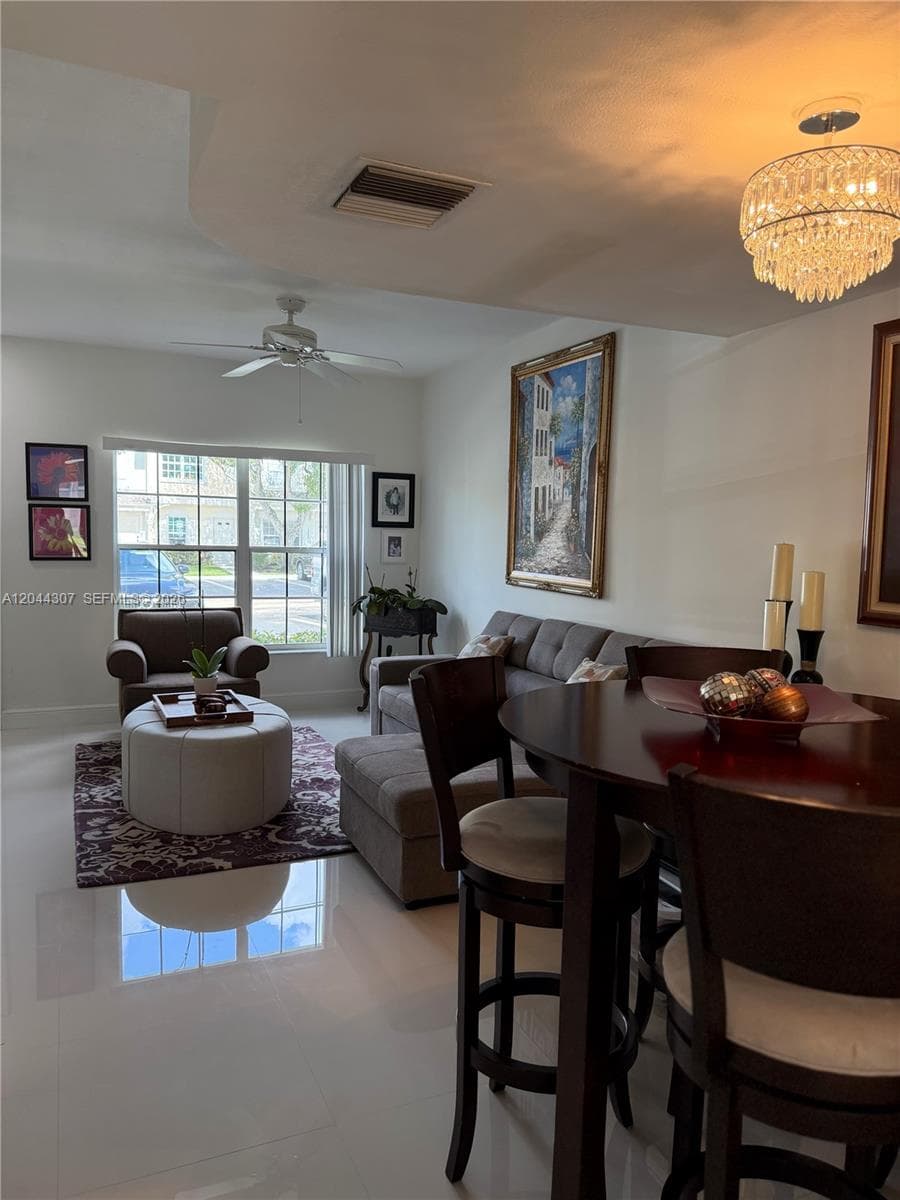 16619 Hemingway Dr, Weston FL 33326 photo 2