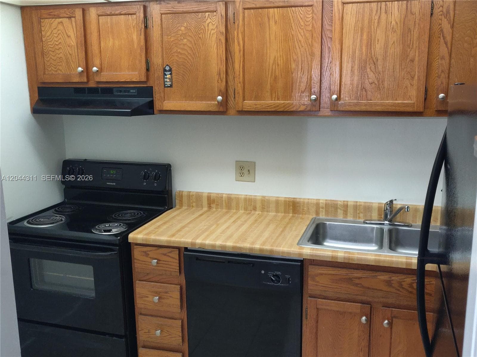 3750 Inverrary Dr # 2Q, Lauderhill FL 33319 photo 5