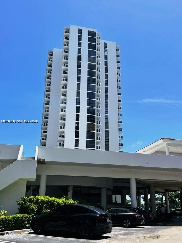 20515 E Country Club Dr # 142, Aventura FL 33180