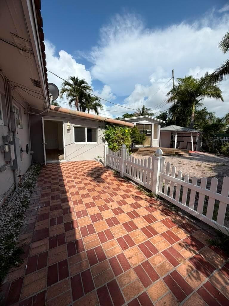 1117 SE 5th Street, Deerfield Beach FL 33441 photo 4