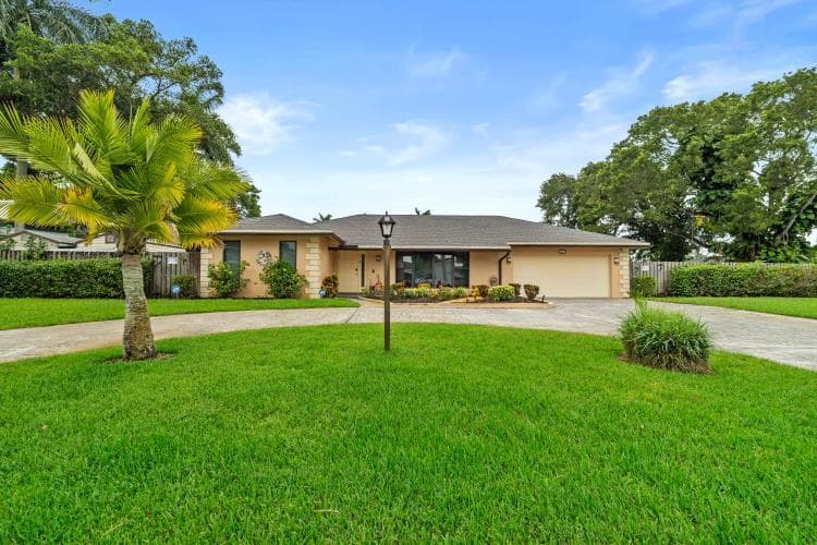 2409 SW 27th Avenue, Fort Lauderdale FL 33312 photo 2