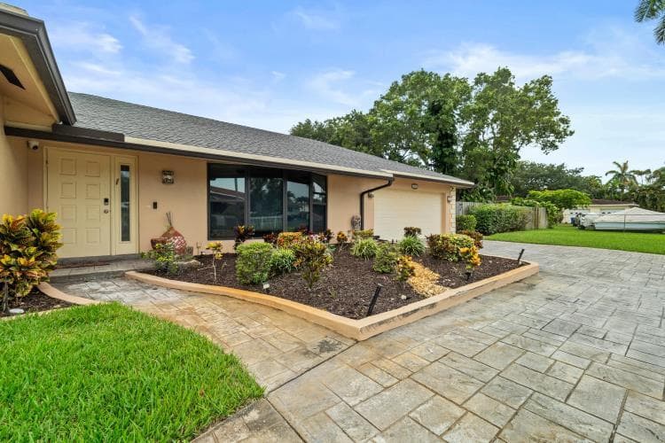 2409 SW 27th Avenue, Fort Lauderdale FL 33312 photo 4