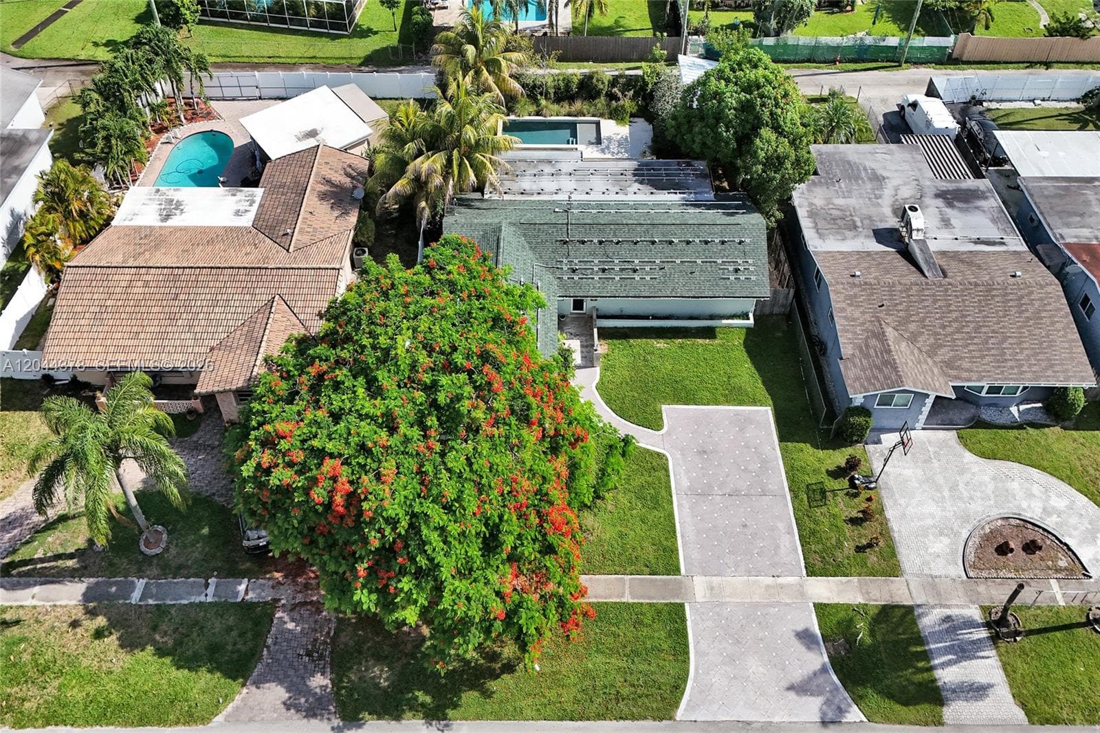 4311 Hayes St, Hollywood FL 33021 photo 3