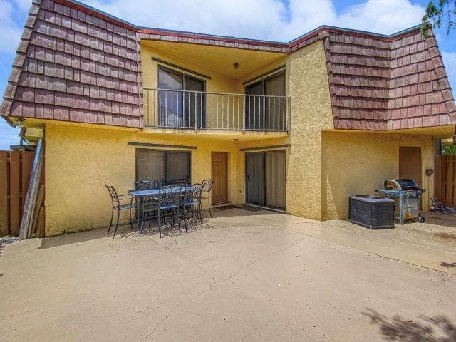 62 Springdale Circle, Palm Springs FL 33461 photo 2