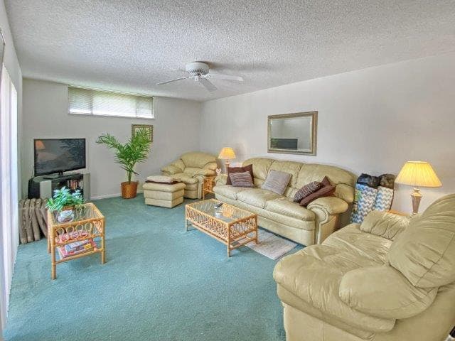 62 Springdale Circle, Palm Springs FL 33461 photo 4