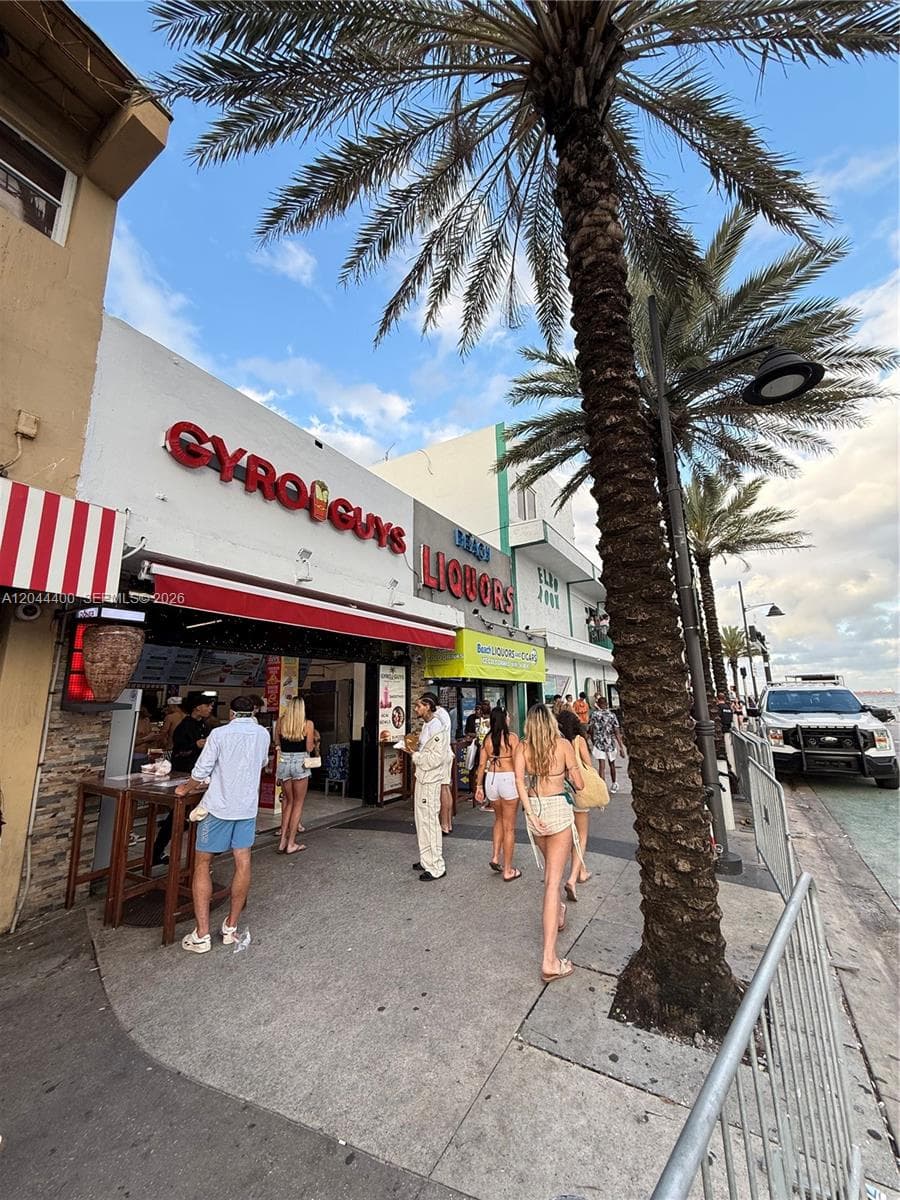3013 E Las Olas Blvd, Fort Lauderdale FL 33316 photo 2