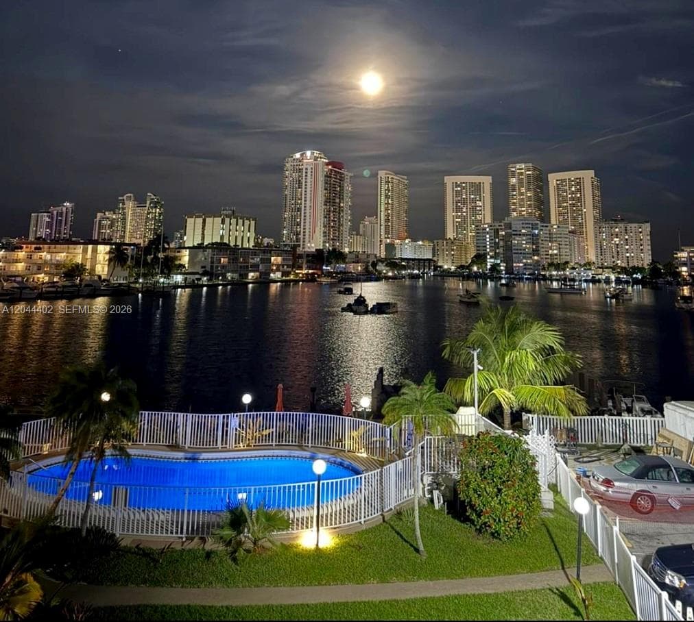 450 GOLDEN ISLES DR # 2H, Hallandale Beach FL 33009 photo 2