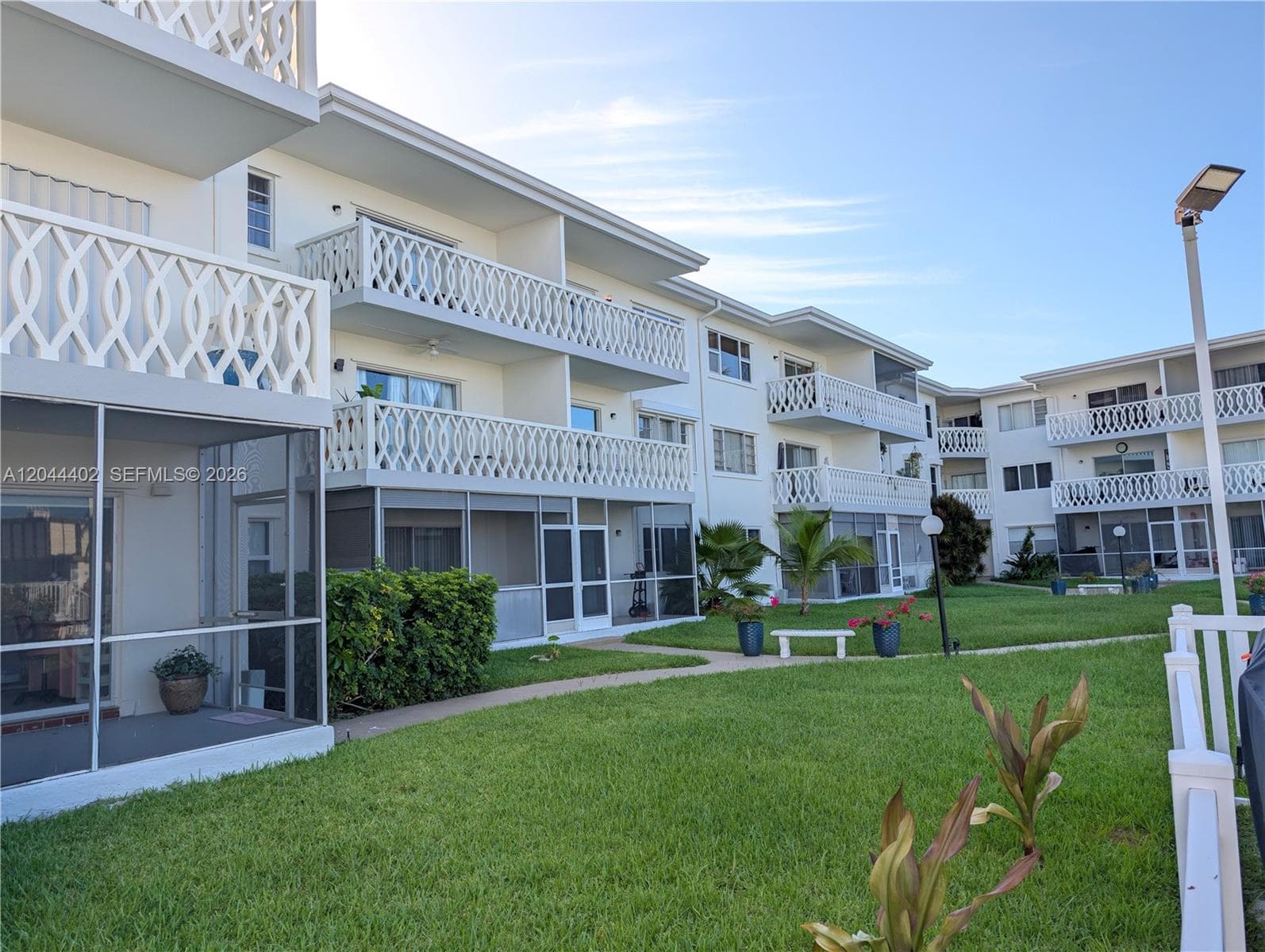 450 GOLDEN ISLES DR # 2H, Hallandale Beach FL 33009 photo 4