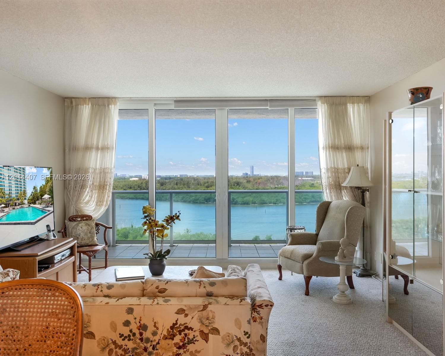 100 Bayview Dr # 1620, Sunny Isles Beach FL 33160 photo 2