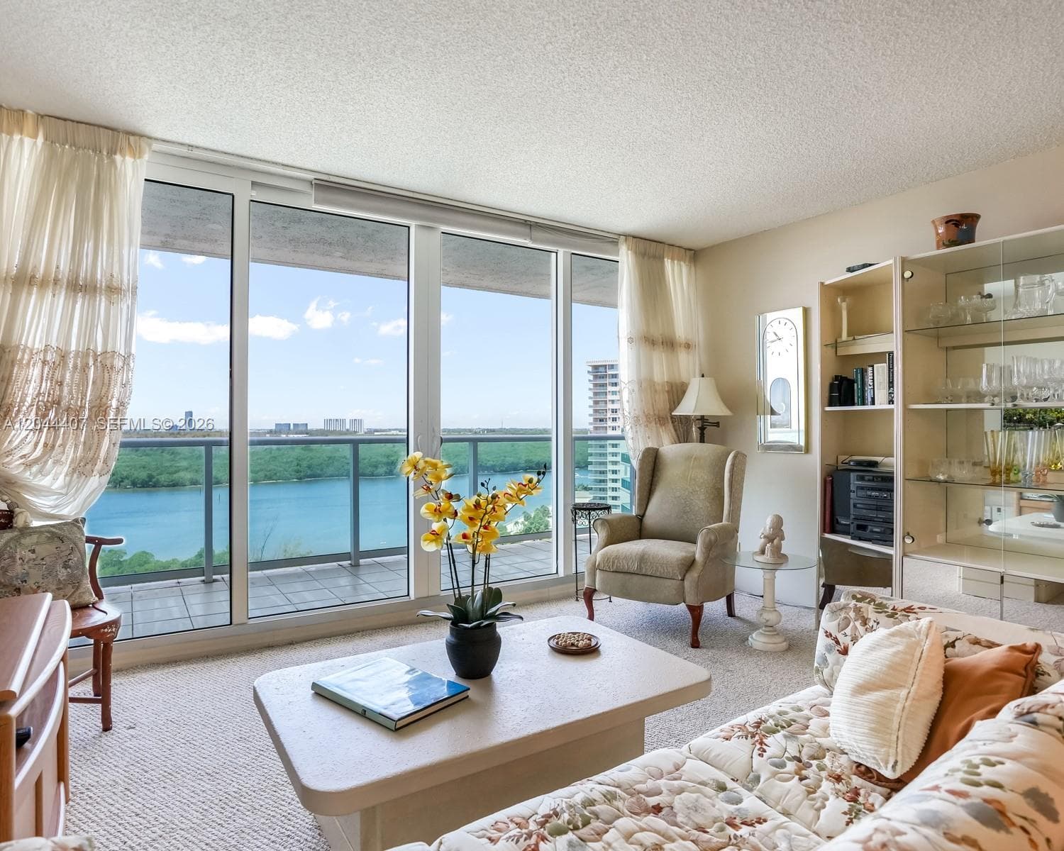 100 Bayview Dr # 1620, Sunny Isles Beach FL 33160 photo 3
