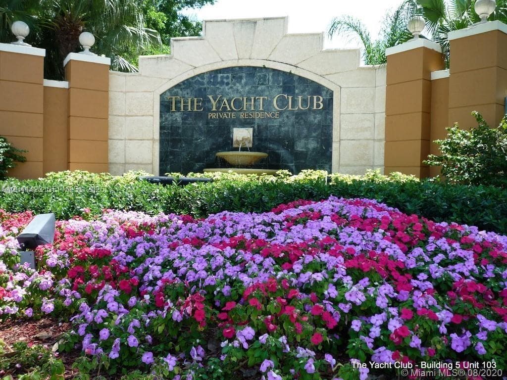 19501 E Country Club Dr # 104, Aventura FL 33180