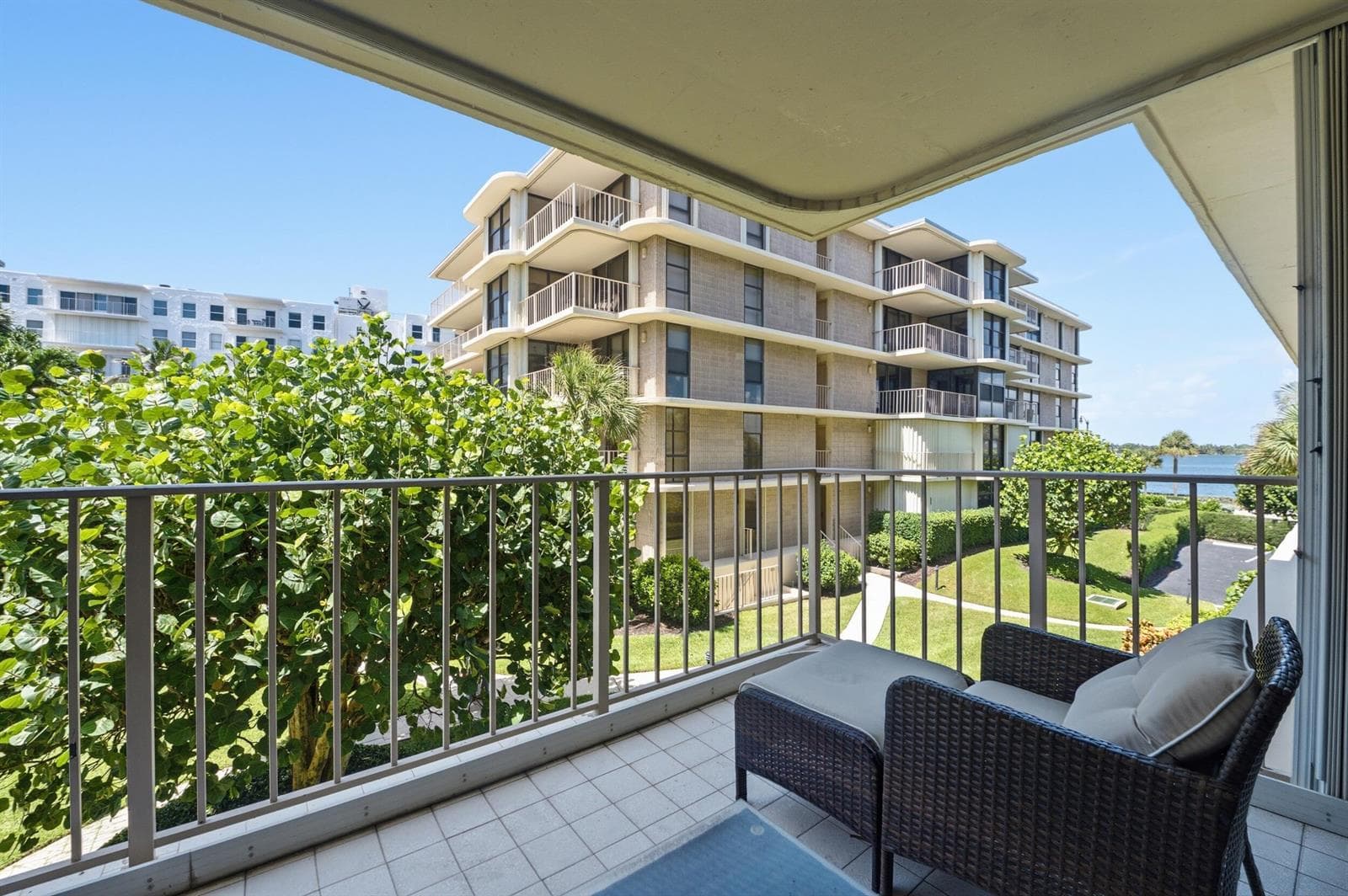3200 S Ocean Boulevard # D203, Palm Beach FL 33480 photo 2