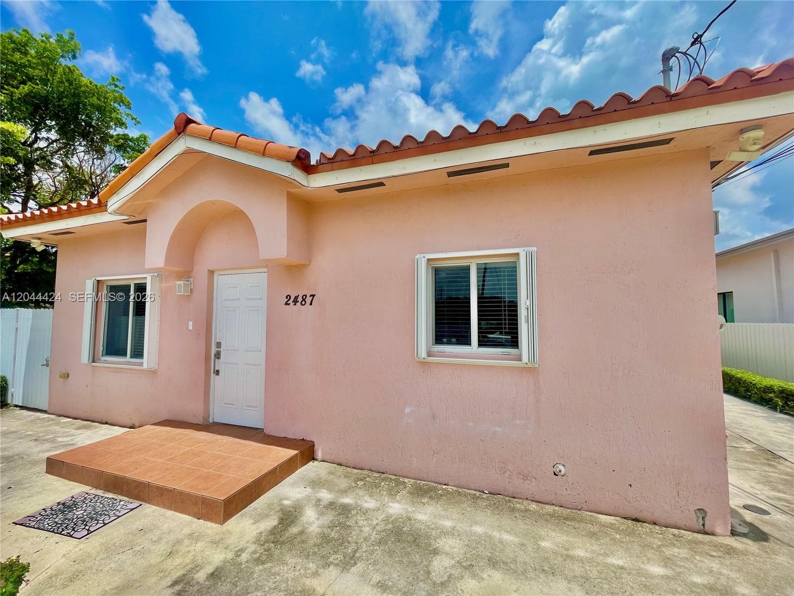 2487 W 5th Ct, Hialeah FL 33010