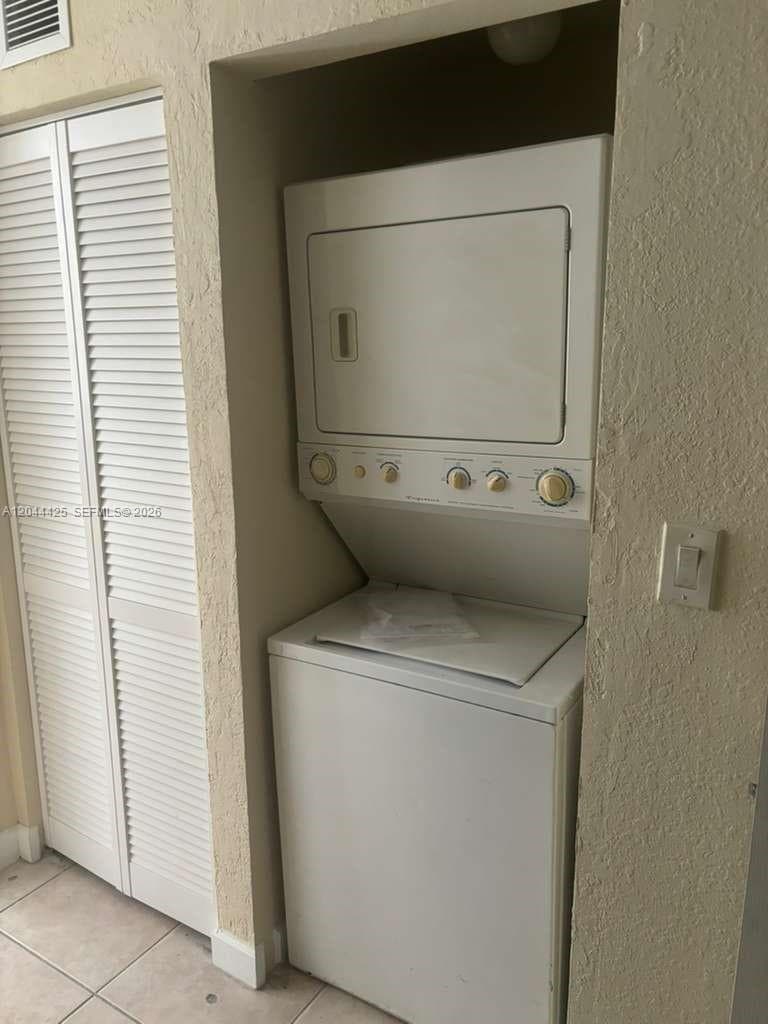 1663 SE 27th Dr # 207, Homestead, FL 33035 photo 2