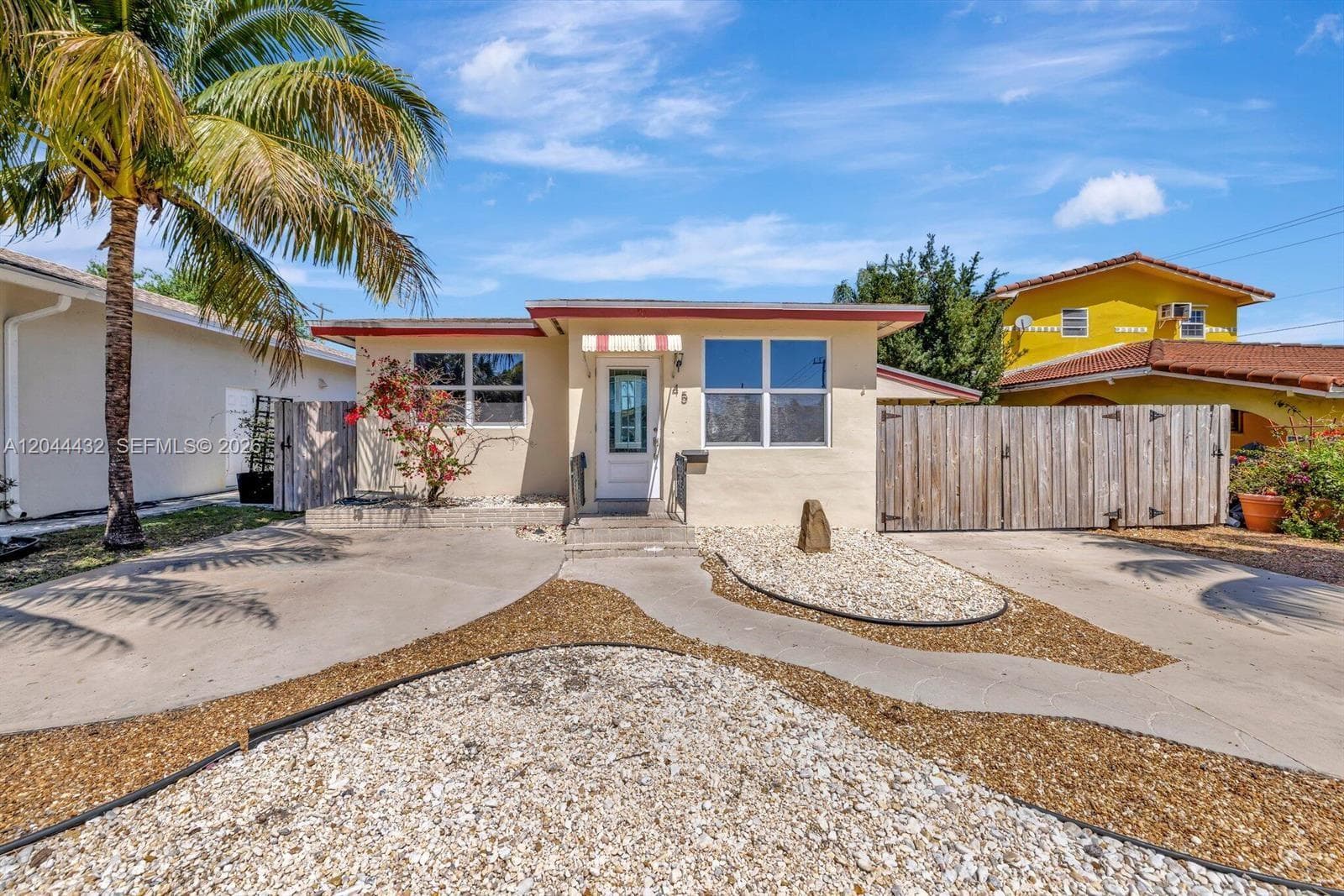 45 SE 14th St, Dania Beach FL 33004 photo 2