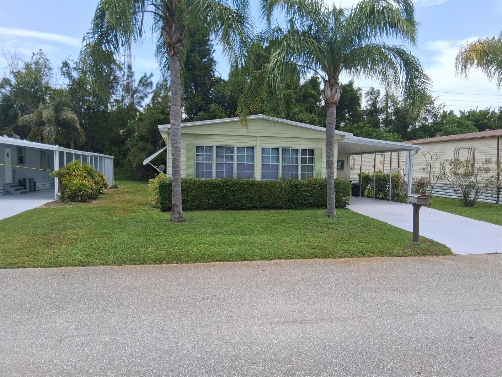 214 W Caribbean, Port St. Lucie FL 34952 photo 2