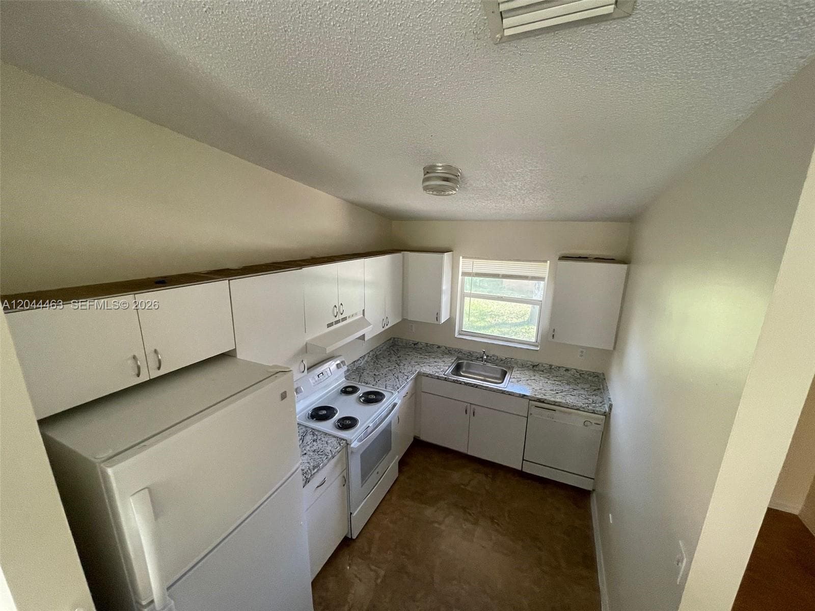 6031 SW 36th Ct # REAR, Davie FL 33314 photo 2