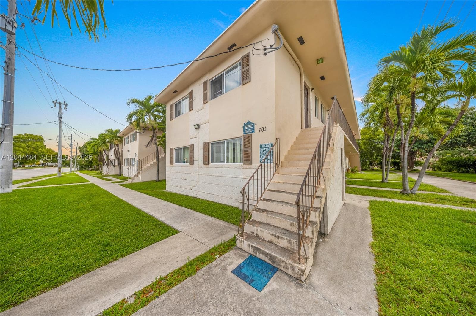 731 SW 5th St, Miami FL 33130 photo 4