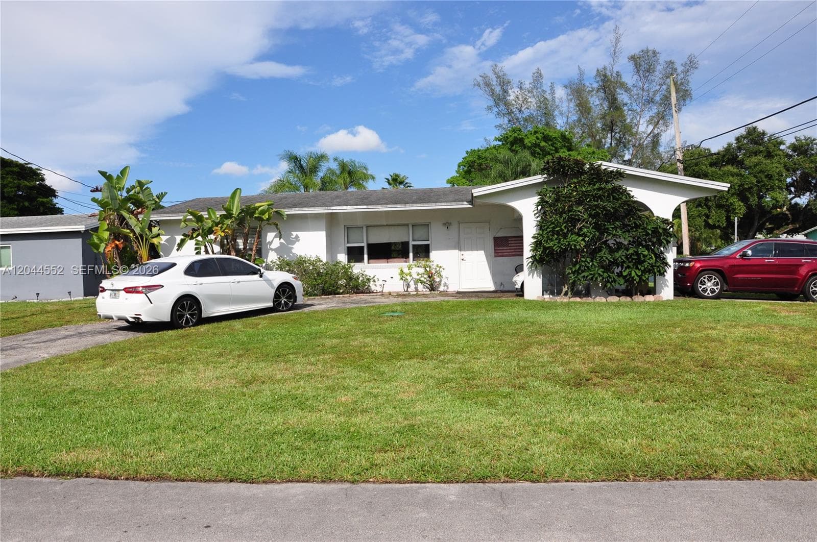 5630 SW 55th Ave, Davie FL 33314 photo 2