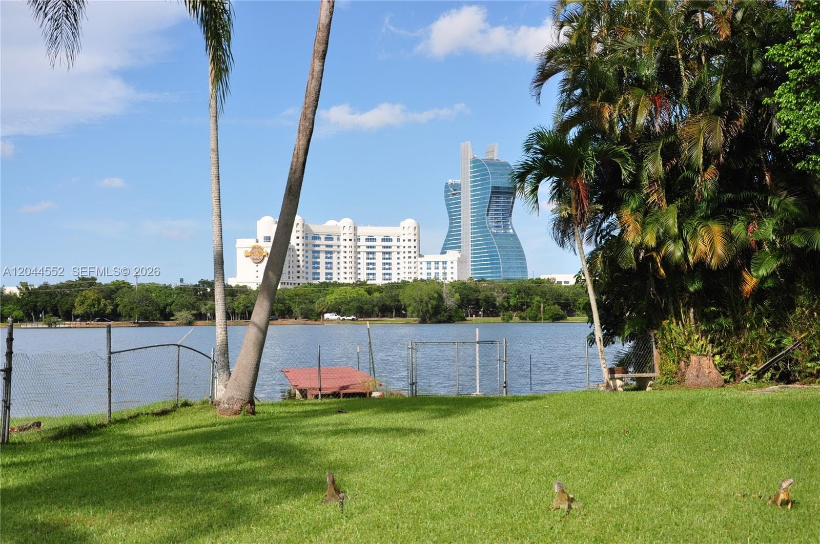 5630 SW 55th Ave, Davie FL 33314