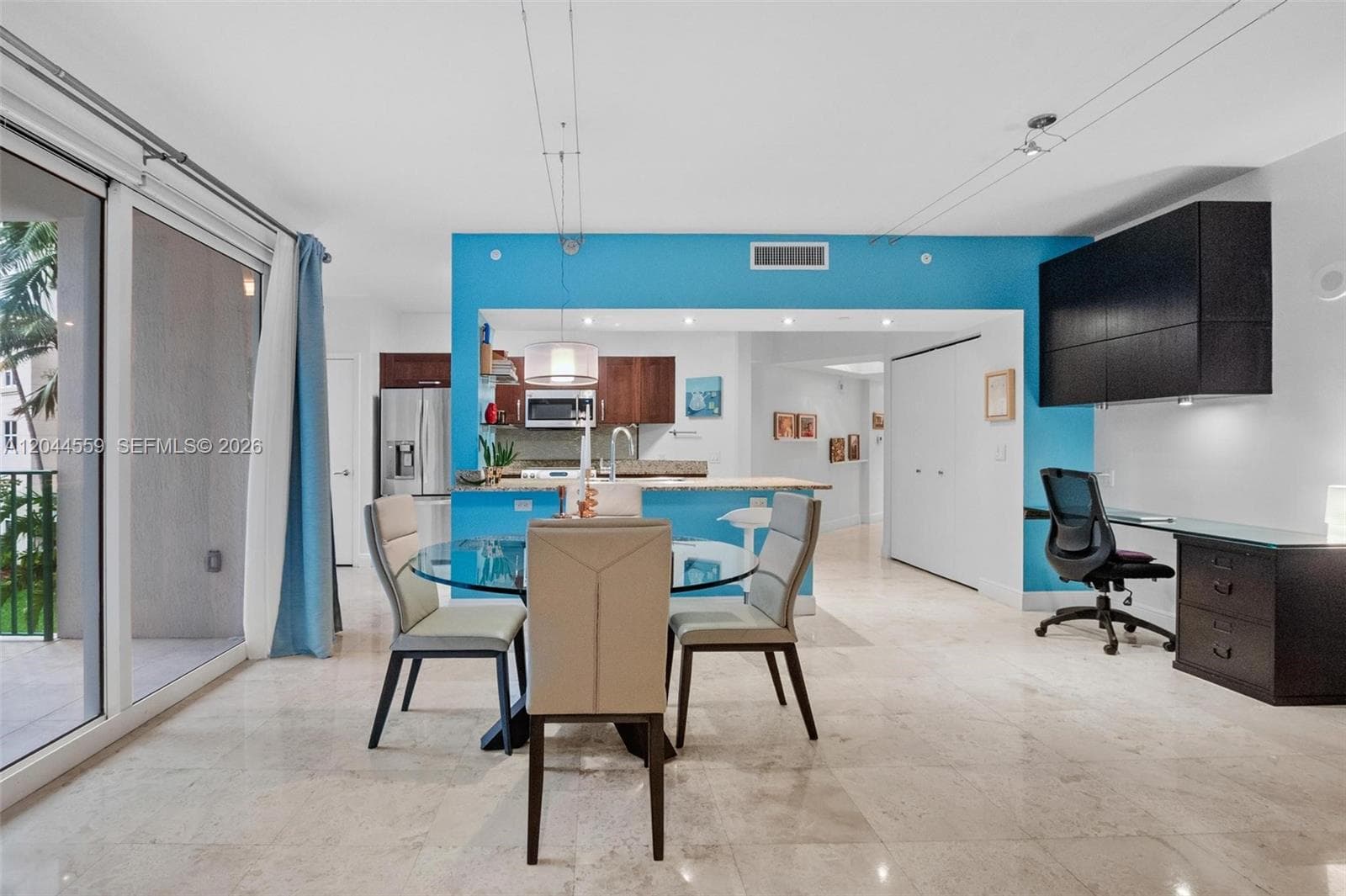 19900 E Country Club Dr # 212, Aventura FL 33180 photo 4