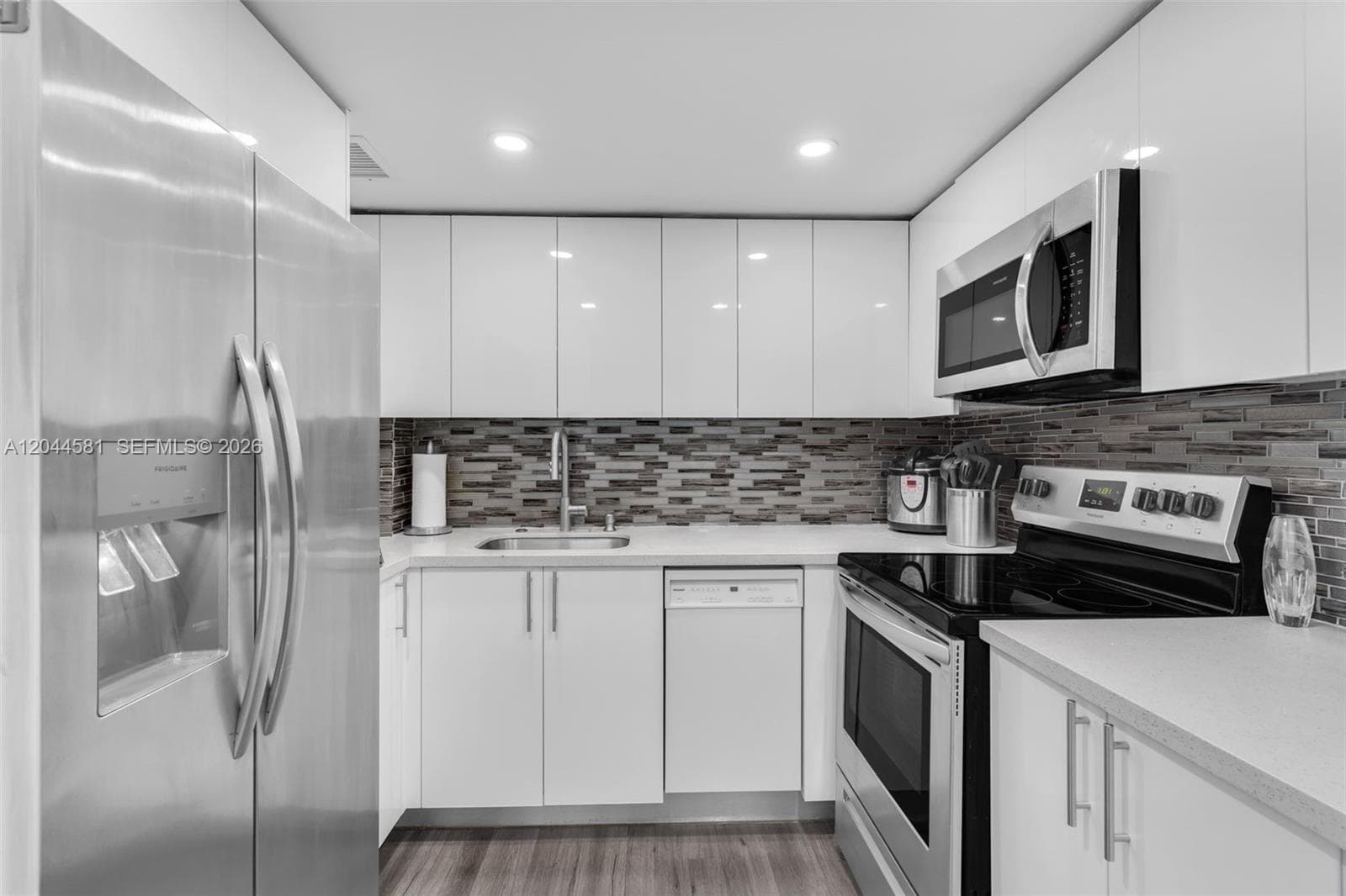 7441 Wayne Ave # 10H, Miami Beach FL 33141 photo 4