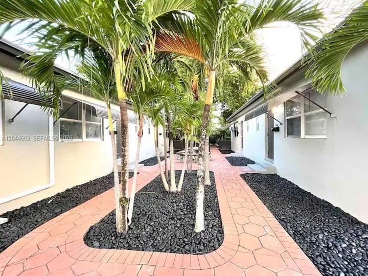 1925 Dewey St, Hollywood FL 33020 photo 2