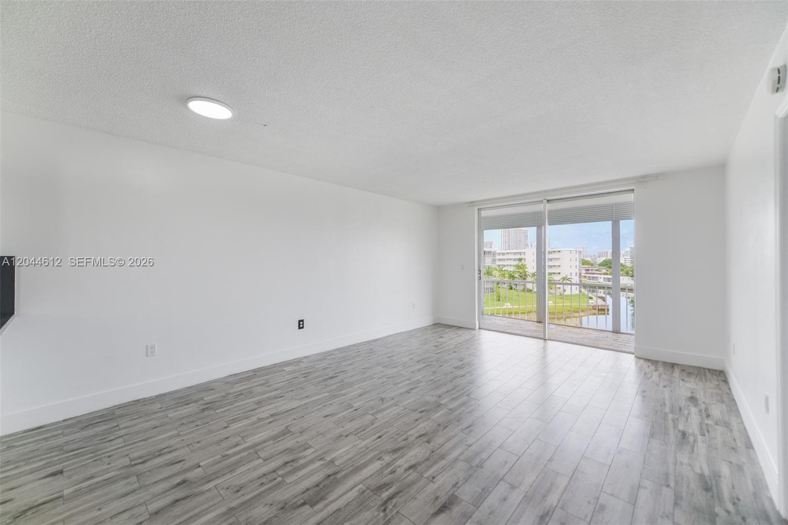 2851 Leonard Dr # J505, Aventura FL 33160 photo 2