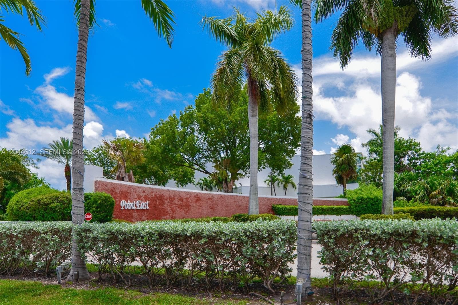 2851 Leonard Dr # J505, Aventura FL 33160