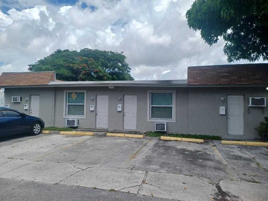 24 SW 13th Street # 5, Dania Beach FL 33004 photo 2
