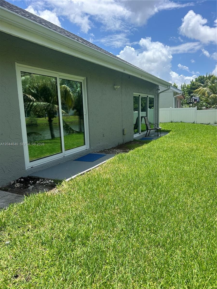 2730 Cypress Ave, Miramar FL 33025 photo 4