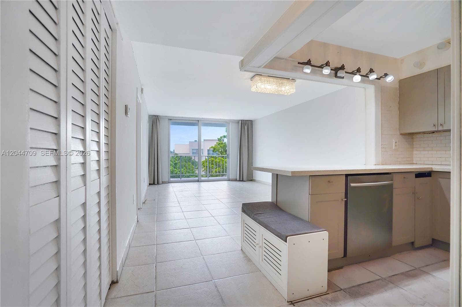 6900 Bay Dr # 3H, Miami Beach FL 33141
