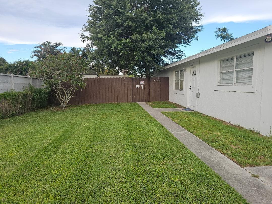 8576 Sunset Drive # 1, Palm Beach Gardens FL 33410
