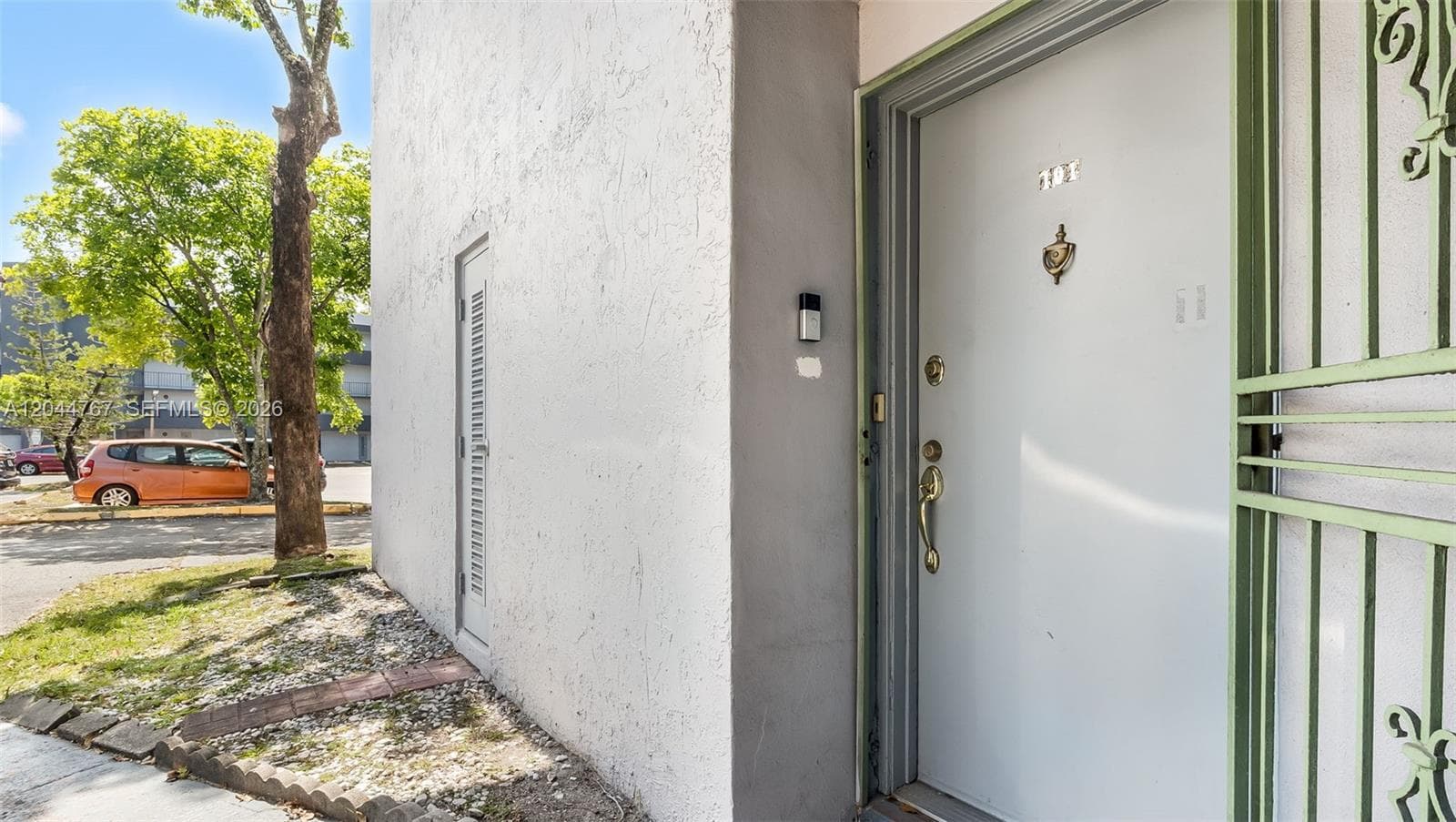 110 Fontainebleau Blvd # 101, Miami FL 33172