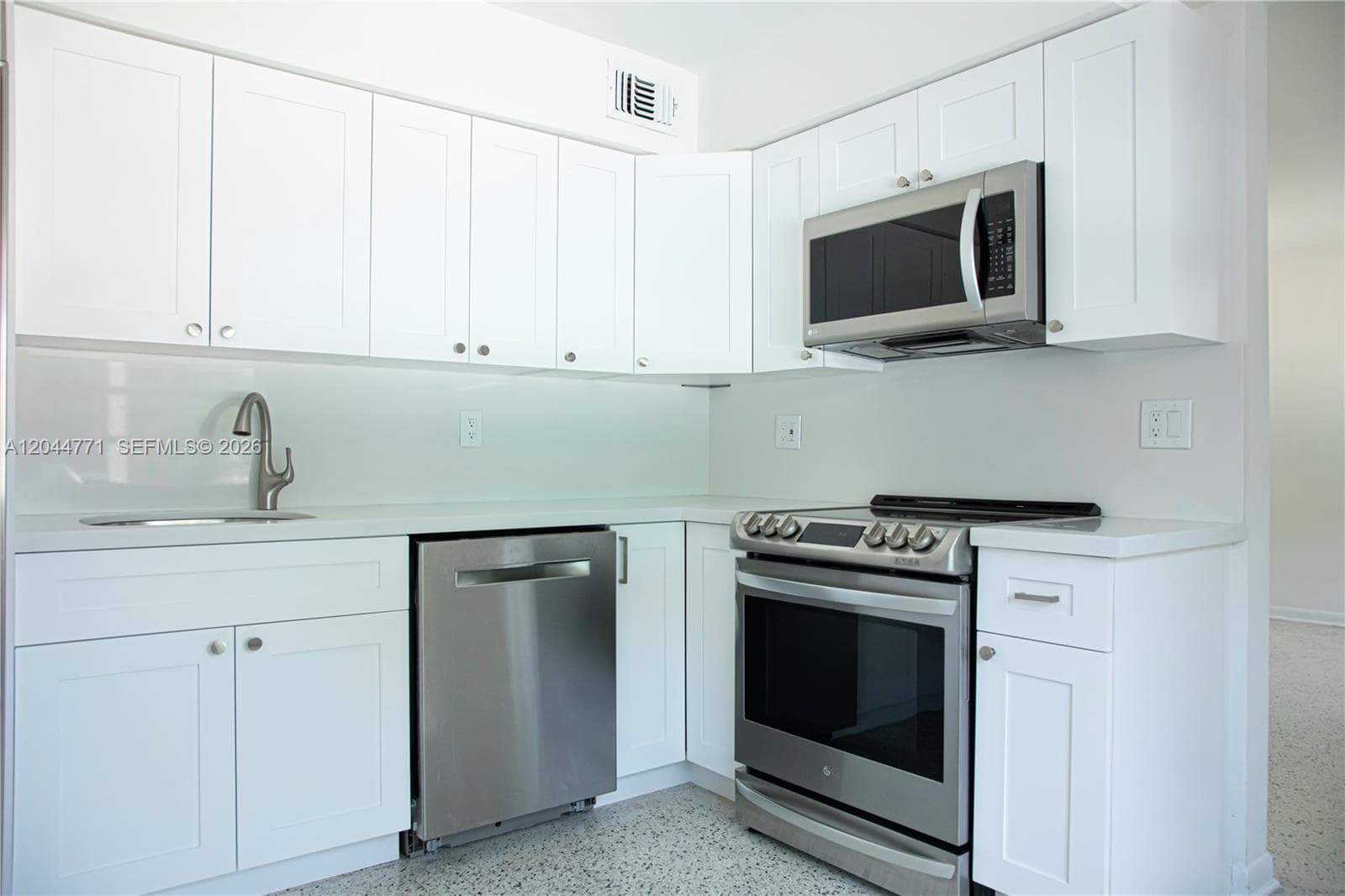 1226 SW 30th Ave # 1226, Miami, FL 33135 photo 2
