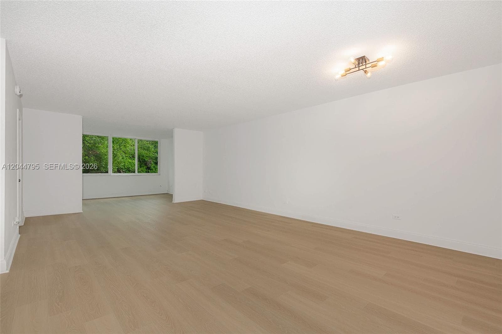 445 NE 195th St # 326, Miami, FL 33179 photo 2